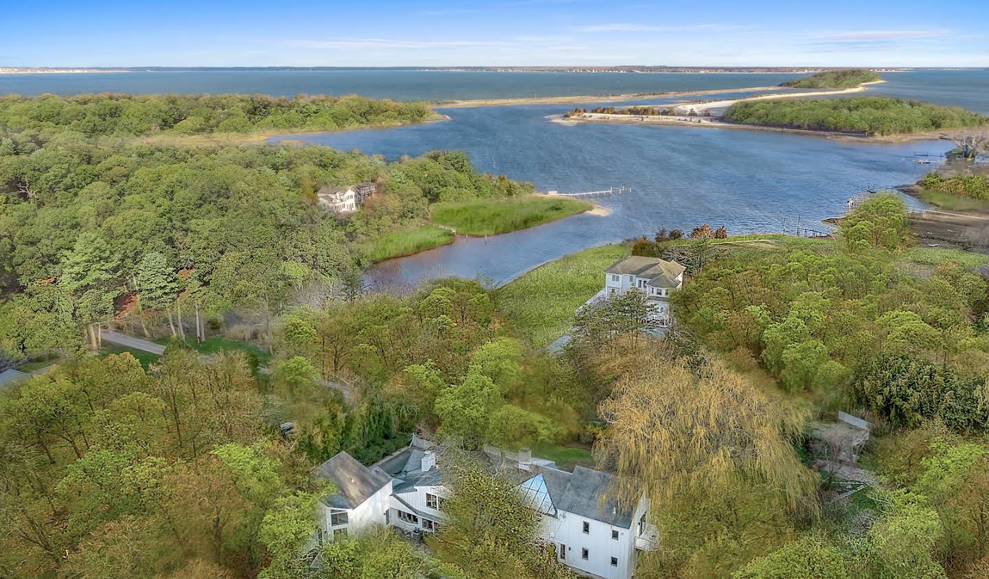 House with pool Sag Harbor