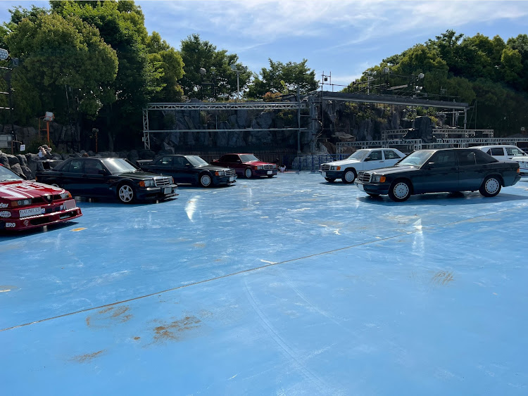 190シリーズの190E 2.5-16 エボリューションII・190E 3.2 AMG・スマートブラバス・今年の総括・来年もよろしくお願いしますに関するカスタム事例の投稿画像5枚目