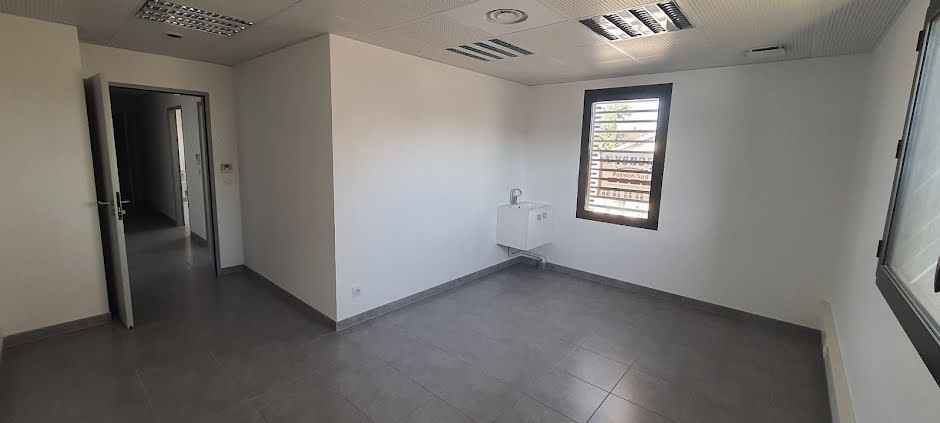 Location  locaux professionnels  65 m² à Montpellier (34000), 1 400 €