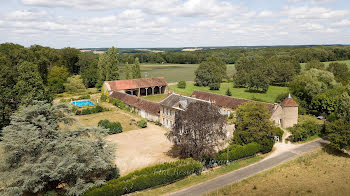 château à Villeneuve-sur-Yonne (89)