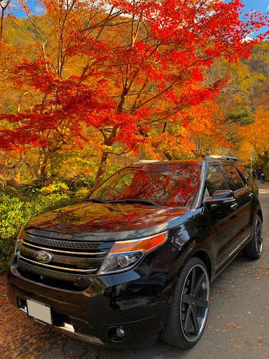 エクスプローラー の京都紅葉 八瀬 もみじの小径 京都 アメ車に関するカスタム メンテナンスの投稿画像 車のカスタム情報はcartune