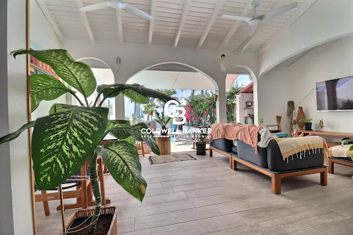 Seaside villa with pool and terrace 2