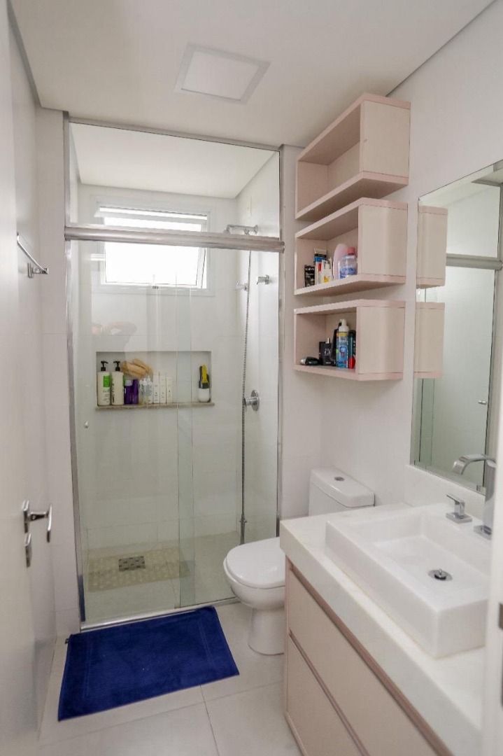 Apartamento no Ed. Praia dos Amores