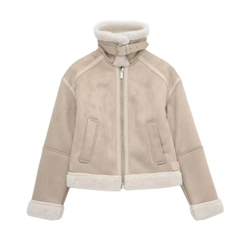 Veste courte femme en laine d'agneau à revers, double face, pour un confort et une élégance inégalés. Parfaite pour toutes les occasions, facile à porter.