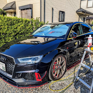 RS3 セダン