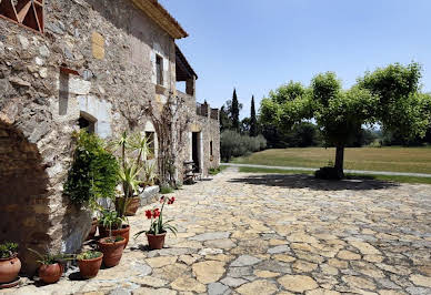 Farmhouse with garden 5