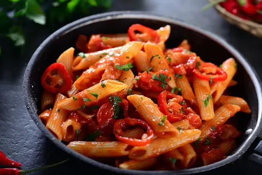 Chicken Pink Cheesy Pasta + Finger Chips