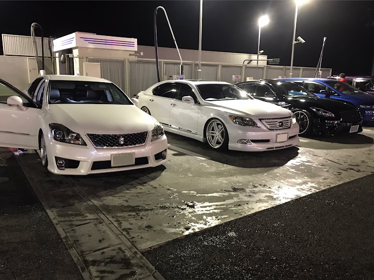 LSのLS460L・フーガ・クラウン・51フーガ・200系クラウンに関するカスタム事例の投稿画像1枚目