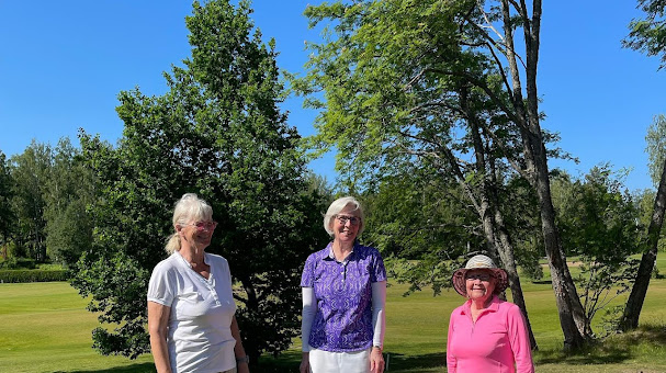 Vuoden 2023 Superseniorinaiset 1 Helena Kivijakola 2 Pirjo Lehtonen 3 Irja Riikonen