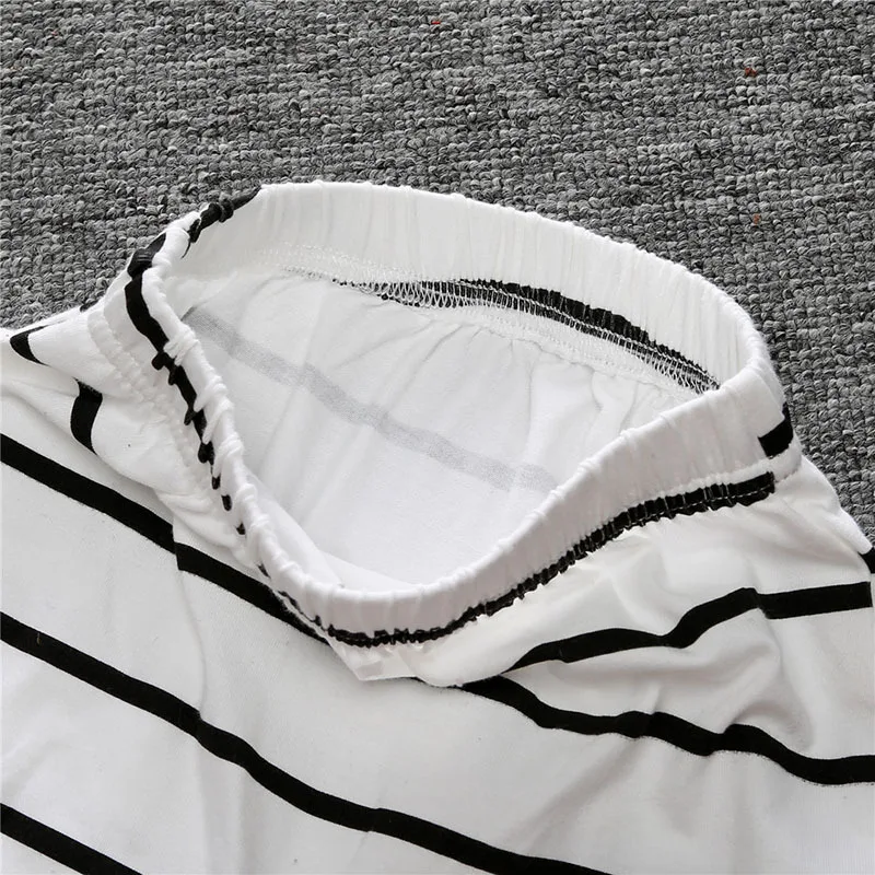 Ensemble bébé printemps et automne, t-shirt à manches longues à rayures et imprimé lettres, pour un confort optimal et un look tendance.