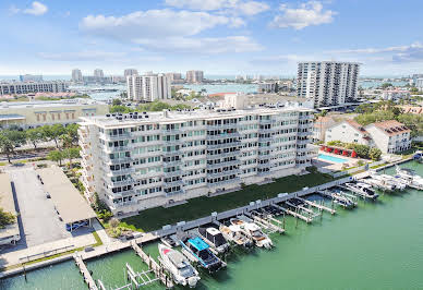 Apartment with pool 12