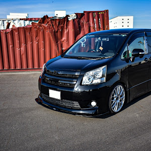 ノア ZRR70W