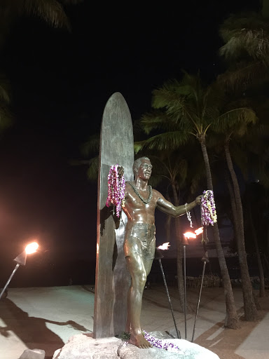 Duke Kahanamoku Statue