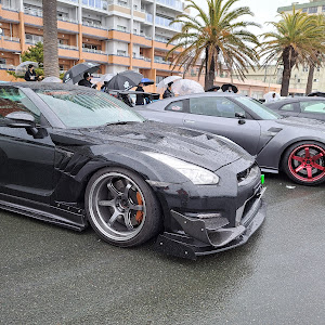 NISSAN GT-R