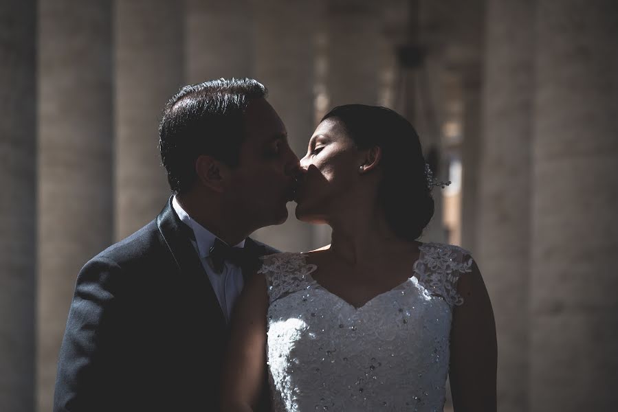 Fotógrafo de casamento Luca Caparrelli (lucacaparrelli). Foto de 21 de outubro 2018