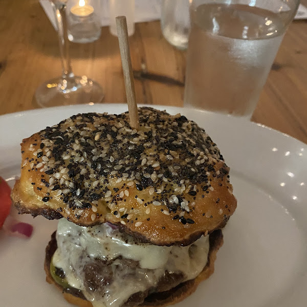 GF Edmund's Oast burger