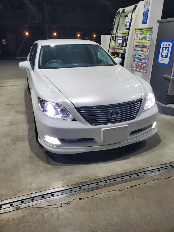 LSのレクサスLS・京都・USF40・LS460・ガソリンスタンドに関するカスタム事例の投稿画像1枚目