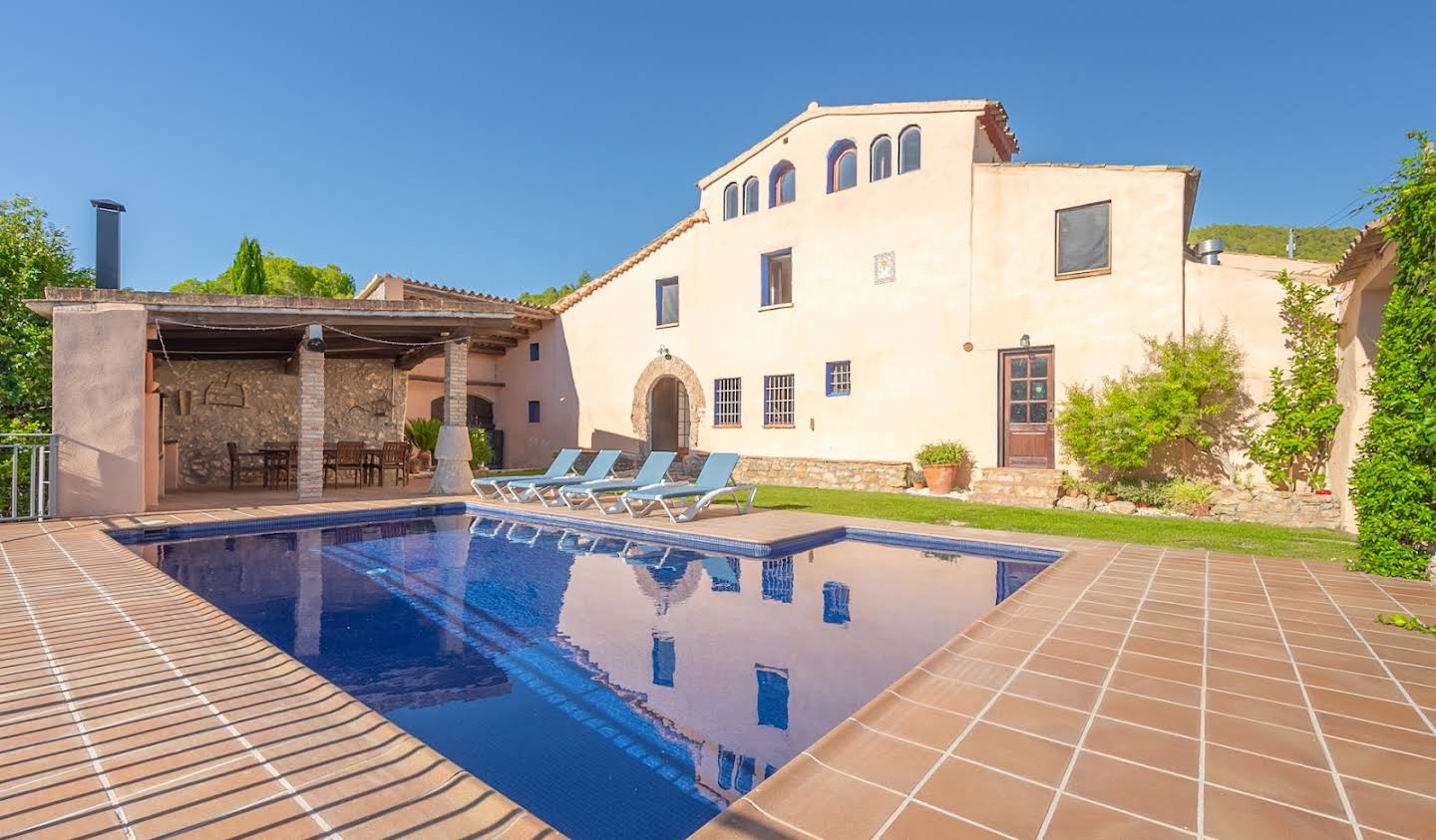 Villa with garden and terrace Torrelles de Foix