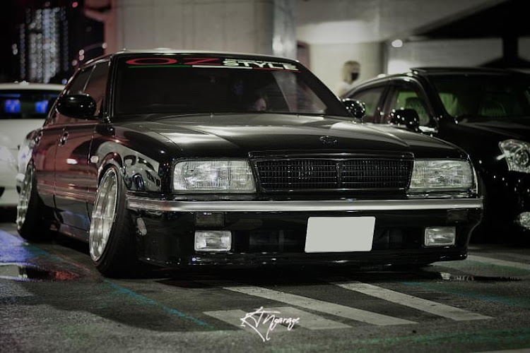 シーマの東大阪PA・車遊び・車のある生活・やっぱり楽しいね( ・∀・) ニヤニヤ・またお願いしますに関するカスタム事例の投稿画像1枚目