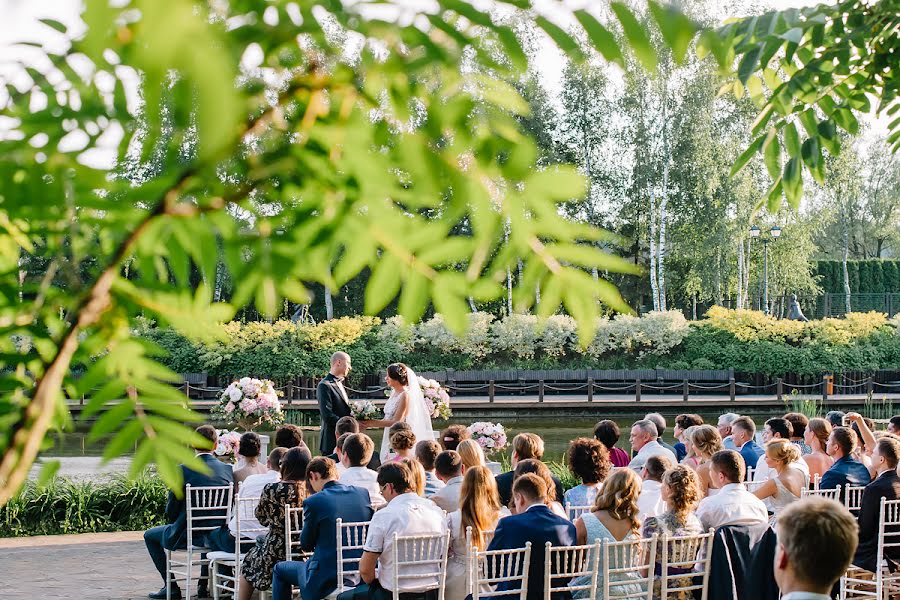 Fotógrafo de casamento Denis Komarov (komaroff). Foto de 20 de outubro 2016