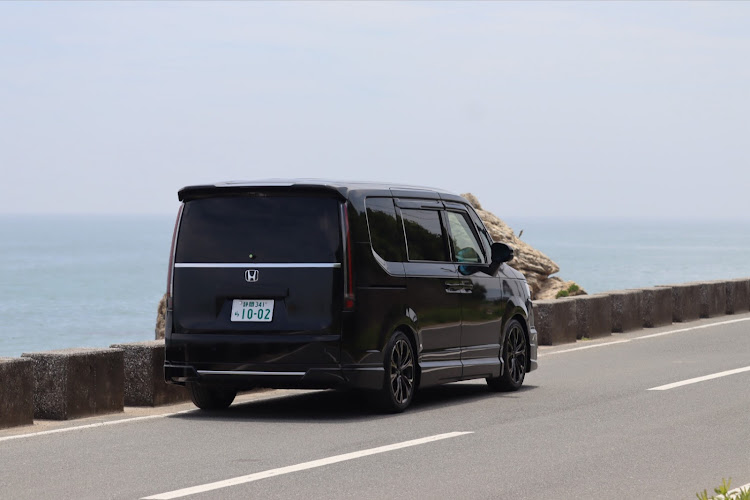 ステップワゴンスパーダの海と愛車・ドライブ・STEPWGN SPARDA PREMIUMLINE・熱中症に注意に関するカスタム事例の投稿画像4枚目