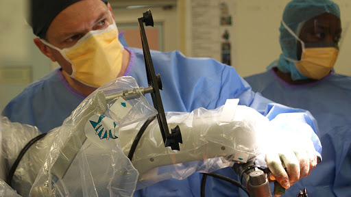 Orthopaedic surgeon Dr Chris McCready recently performed a total knee replacement operation using the Mako robotic-assisted surgery system.