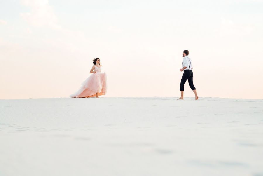 Wedding photographer Olga Omelnickaya (omelnitskaya). Photo of 20 December 2017