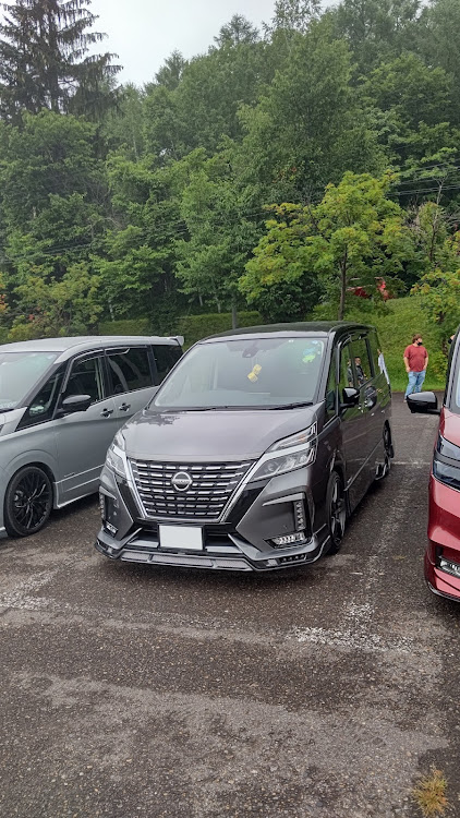 セレナのオフ会・東神楽森林公園に関するカスタム事例の投稿画像2枚目