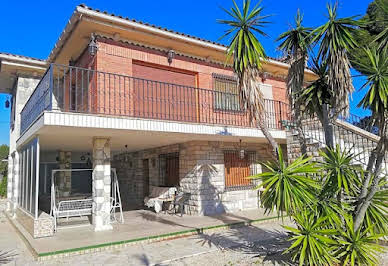 House with garden and terrace 3