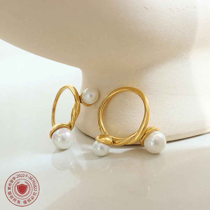 Personality Geometry Double Colorful Column Twist Ring For Women. Express your unique style and add a pop of color with 
