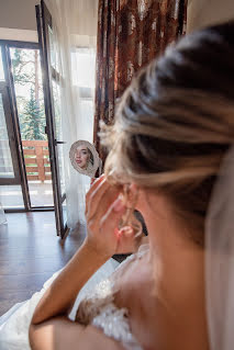 Fotógrafo de casamento Valentina Yudina (well99). Foto de 19 de fevereiro 2020