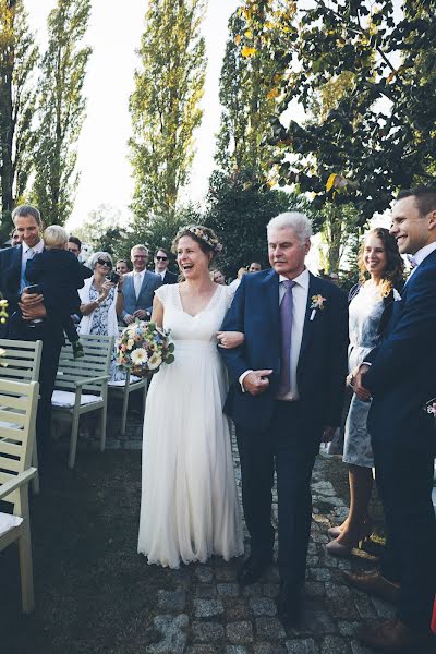 Fotógrafo de bodas Doris Fazekas (federn8posaunen). Foto del 11 de mayo 2019