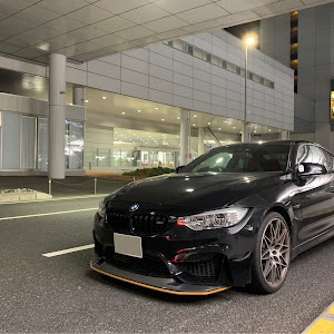 M4 クーペ F82