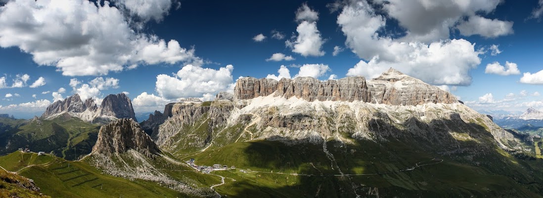 Sa sinistra: Sasso Lungo, Sella, Pordoi, Piz Boè di daniele1357