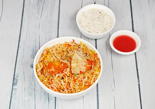 Muradabadi Chicken Biryani With Raita And Chutney