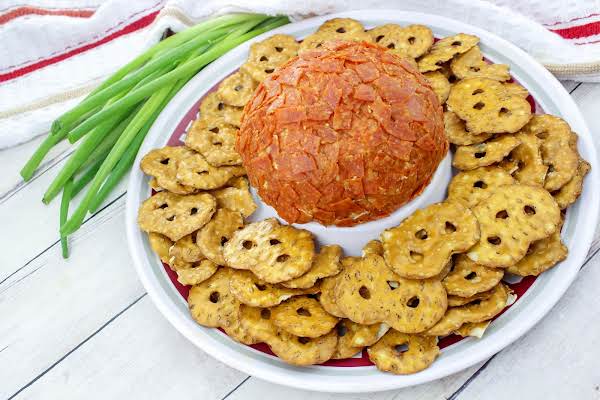 Pepperoni Cheese Ball_image