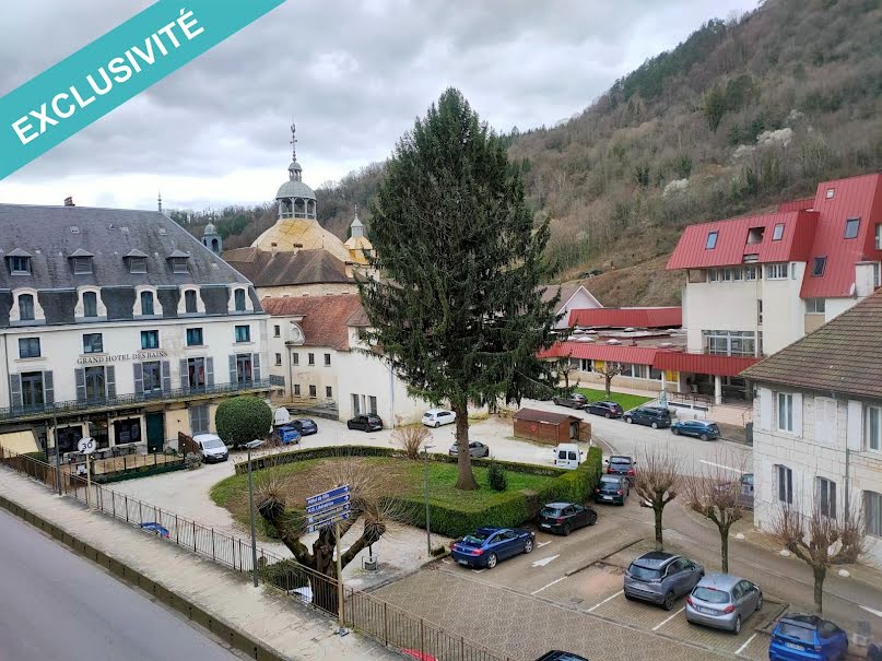 Vente appartement 5 pièces 132 m² à Salins-les-Bains (39110), 108 000 €