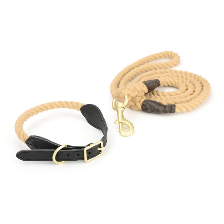 Laisse pour chien en corde de coton tissée et cuir de vache, robuste et élégante. Profitez de promenades sûres et confortables avec votre animal.