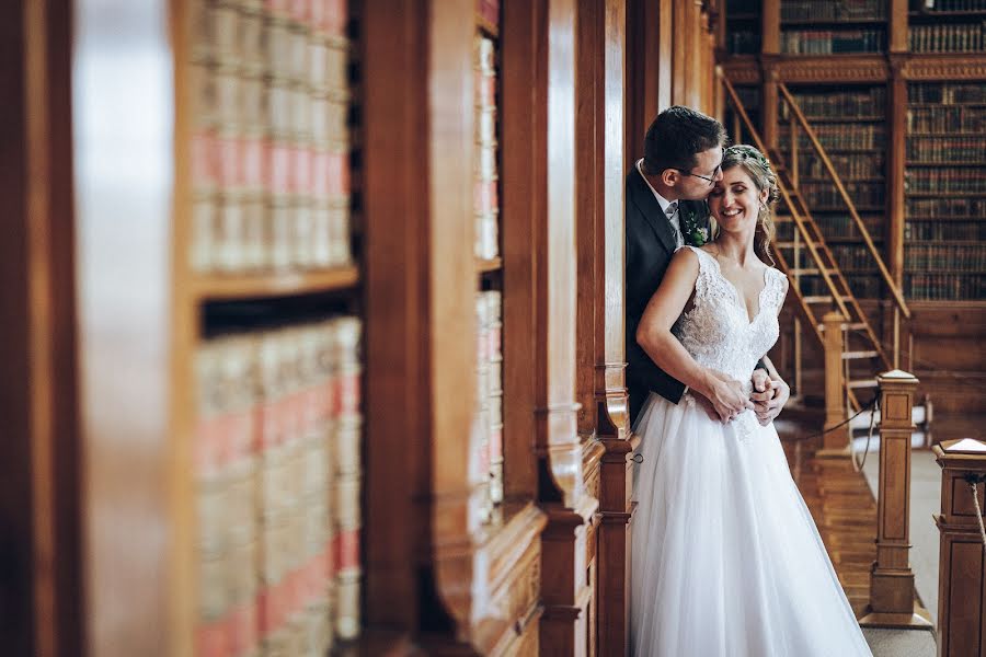 Wedding photographer Szabolcs Locsmándi (thelovereporters). Photo of 2 December 2019