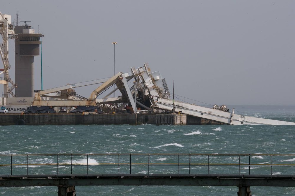 GALLERY | Strong winds wreak havoc in Port Elizabeth