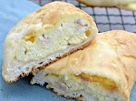 Ham, Egg & Cheese Breakfast Pockets was pinched from <a href="http://www.lemontreedwelling.com/2013/10/ham-egg-cheese-breakfast-pockets.html" target="_blank">www.lemontreedwelling.com.</a>