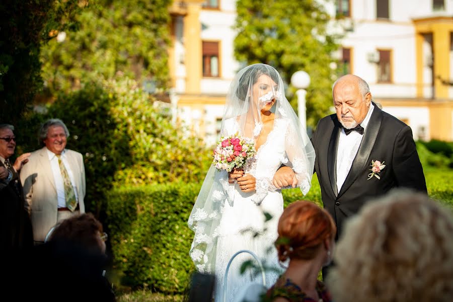 Fotografo di matrimoni Ana Maria Tanasescu (flyhighreportage). Foto del 5 febbraio 2020