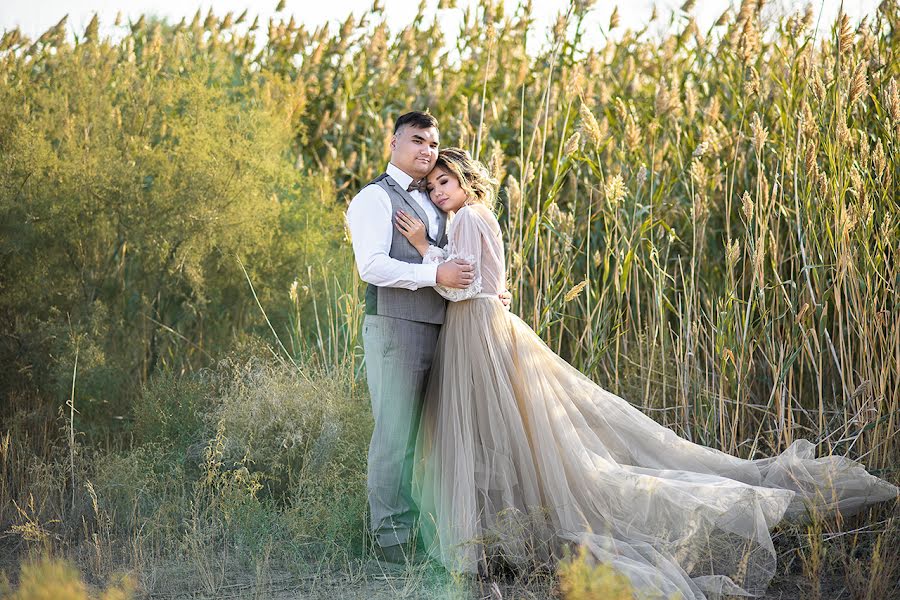 Fotógrafo de casamento Maksim Lobikov (maximlobikov). Foto de 5 de dezembro 2017