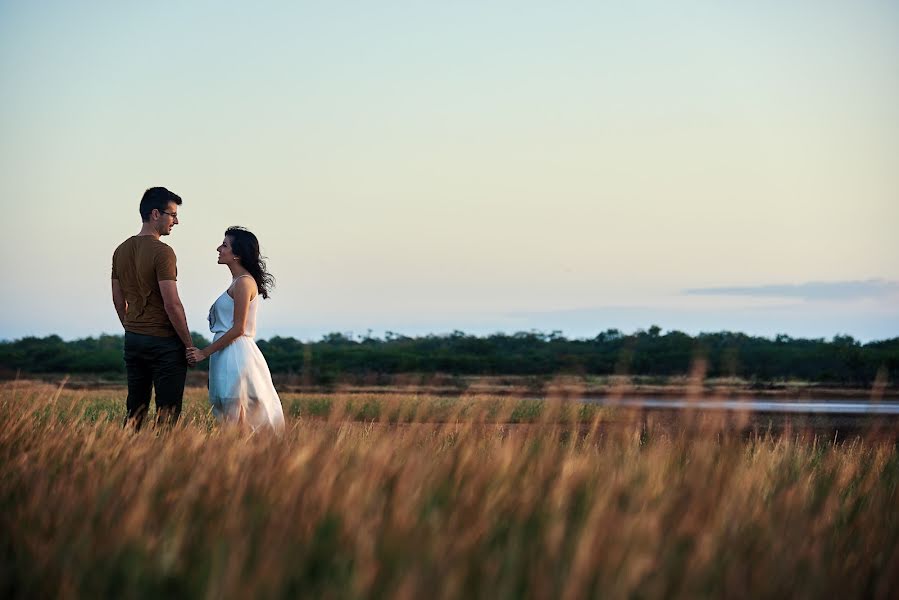 Wedding photographer Mike Morelos (guardarmomentos). Photo of 7 June 2018