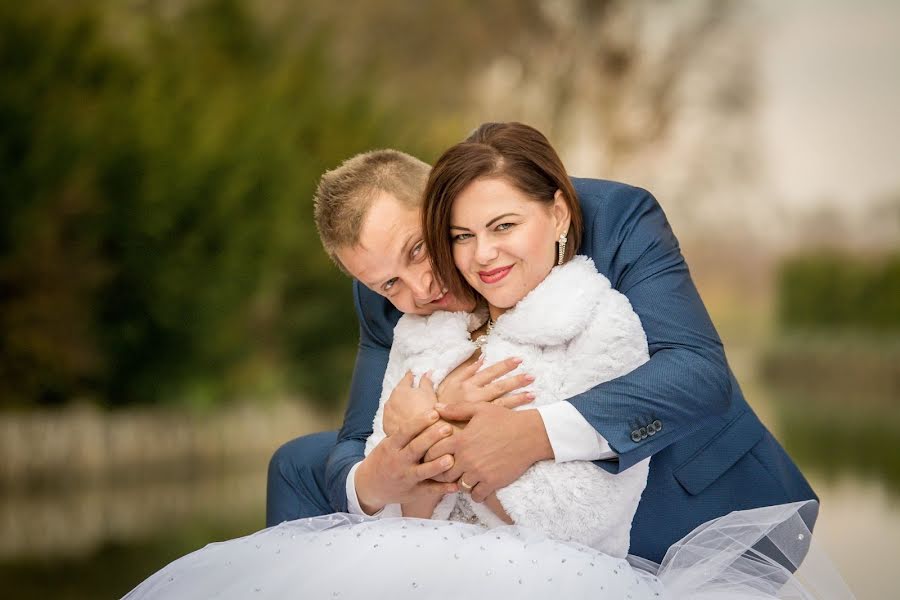 Jurufoto perkahwinan Éva Novák-Hajtó (evanovakphoto). Foto pada 25 Februari 2019