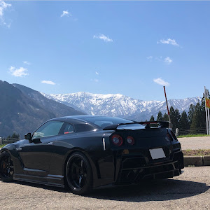 NISSAN GT-R