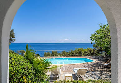 Villa with garden and terrace 3