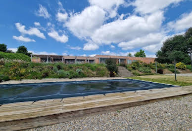 Maison avec piscine et terrasse 8