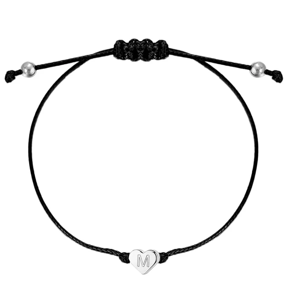 Bracelet Tissé Exquisite Heart avec 26 Lettres Personnalisables, Offrez un Cadeau Unique et Exprimez Votre Amour avec Élégance.