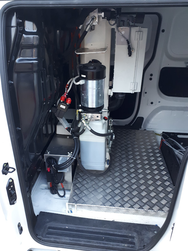 Picture of a KLUBB K20 / NISSAN NV200